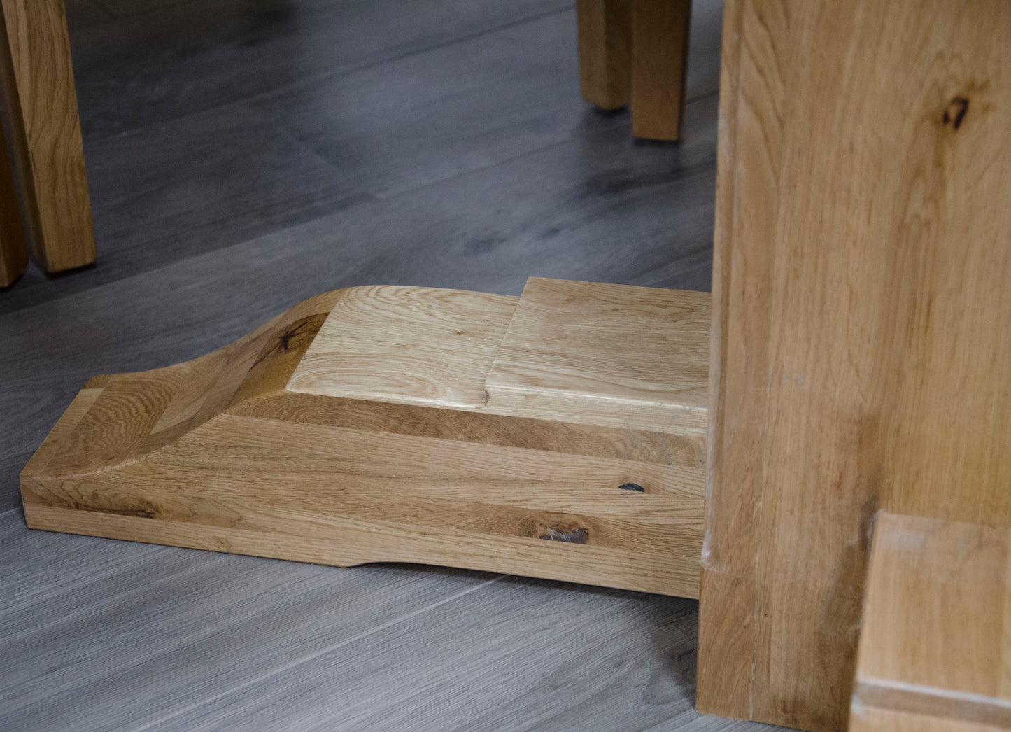 Deluxe Round Extending Table 1250+(1x550) 100% Solid Oak10