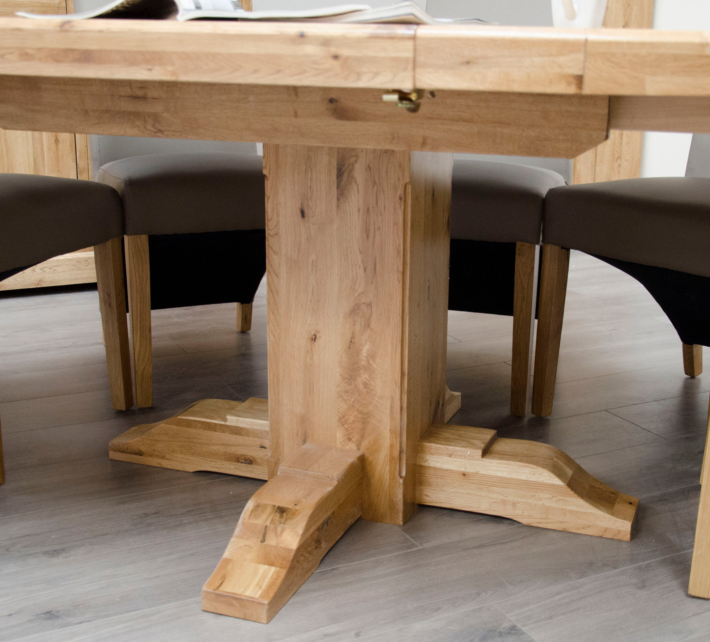Deluxe Round Extending Table 1250+(1x550) 100% Solid Oak9