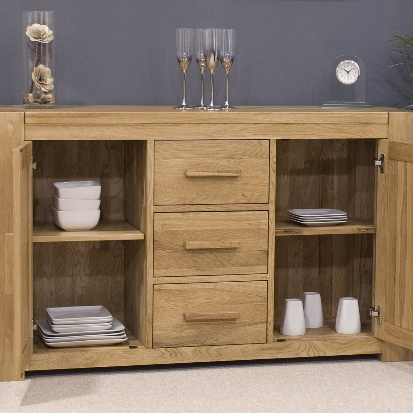 Trend Large Sideboard – Oak Wood Storage with Multiple Handle Options