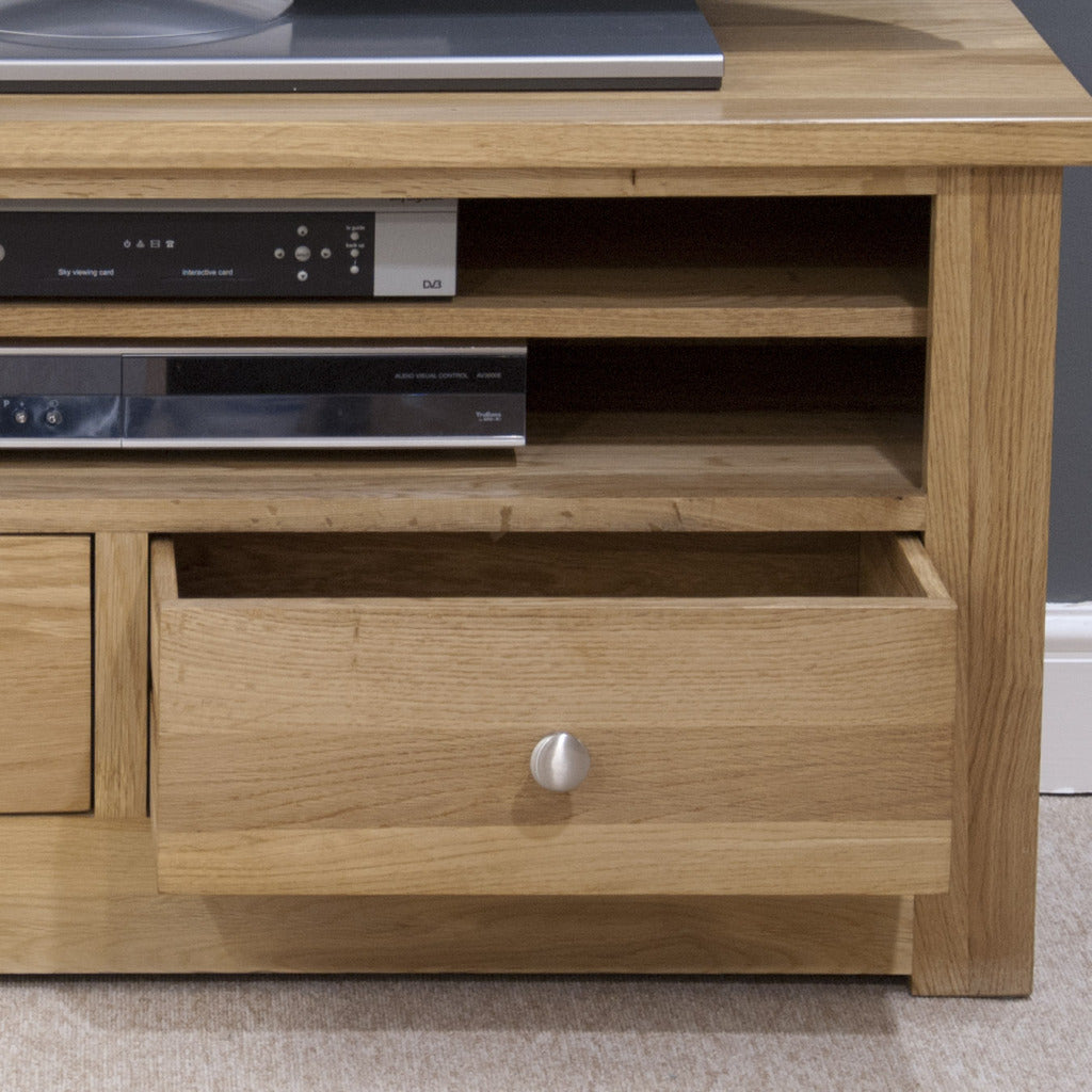 Torino Small Plasma TV Unit. 100% Solid Oak